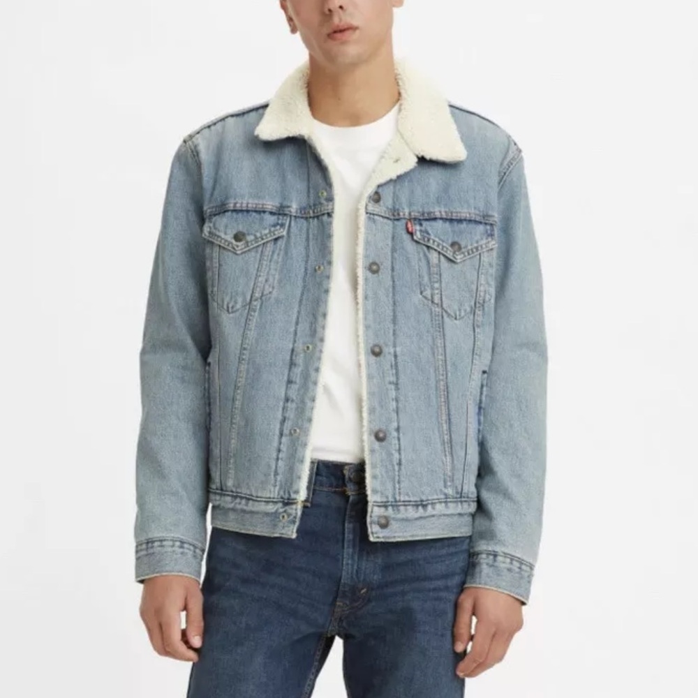 Levis Men’s Sherpa Trucker Jacket Splitsville-Light Wash Denim Size Medium NWT
